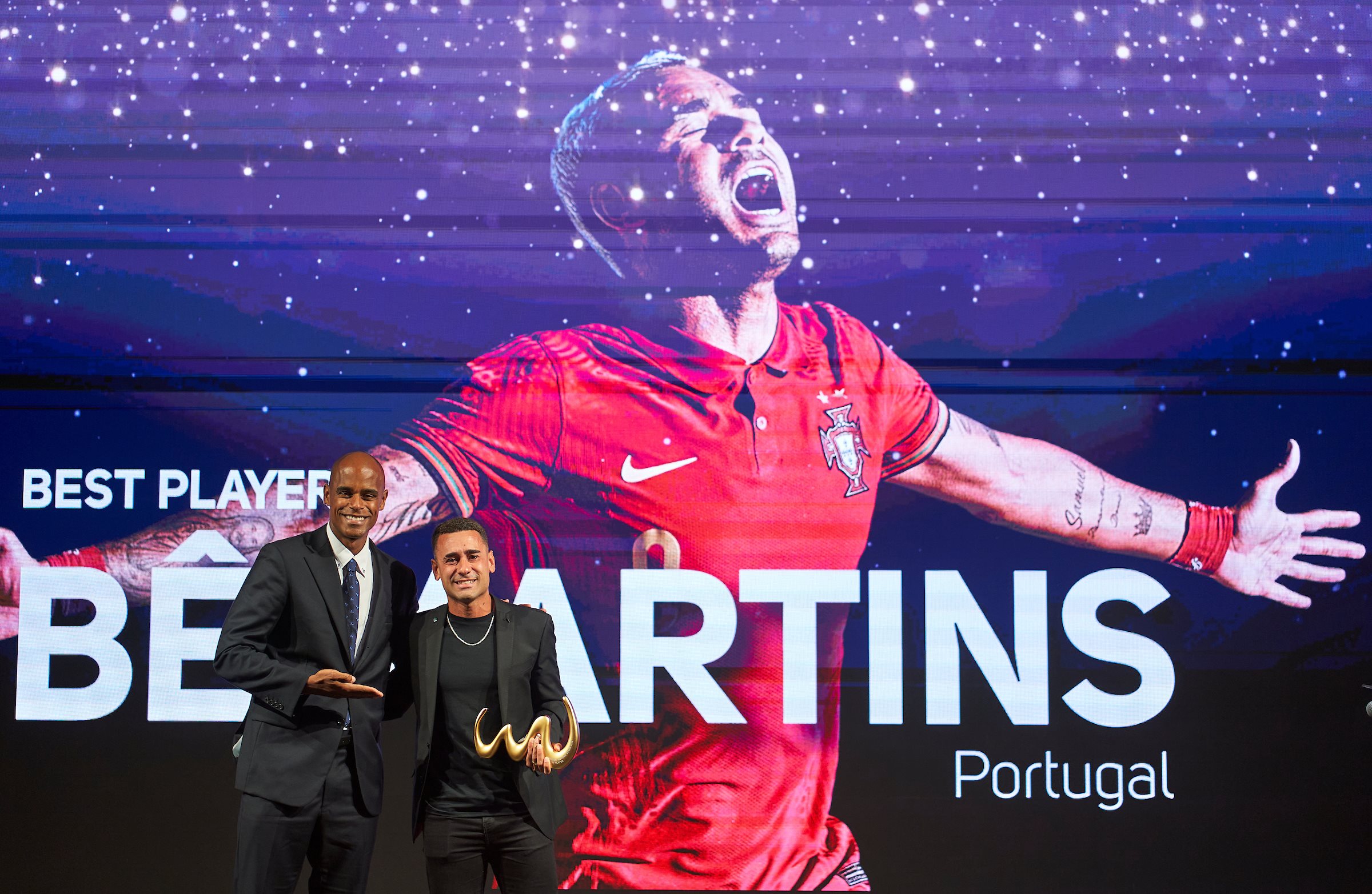Bê Martins eleito o melhor jogador do mundo de futebol de praia